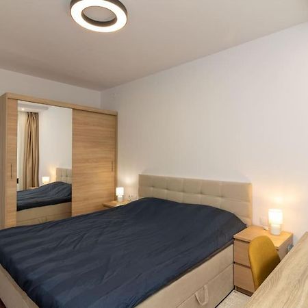 Georgi'S 1 Bedroom Quiet Apartment With Garage 索菲亞 外观 照片