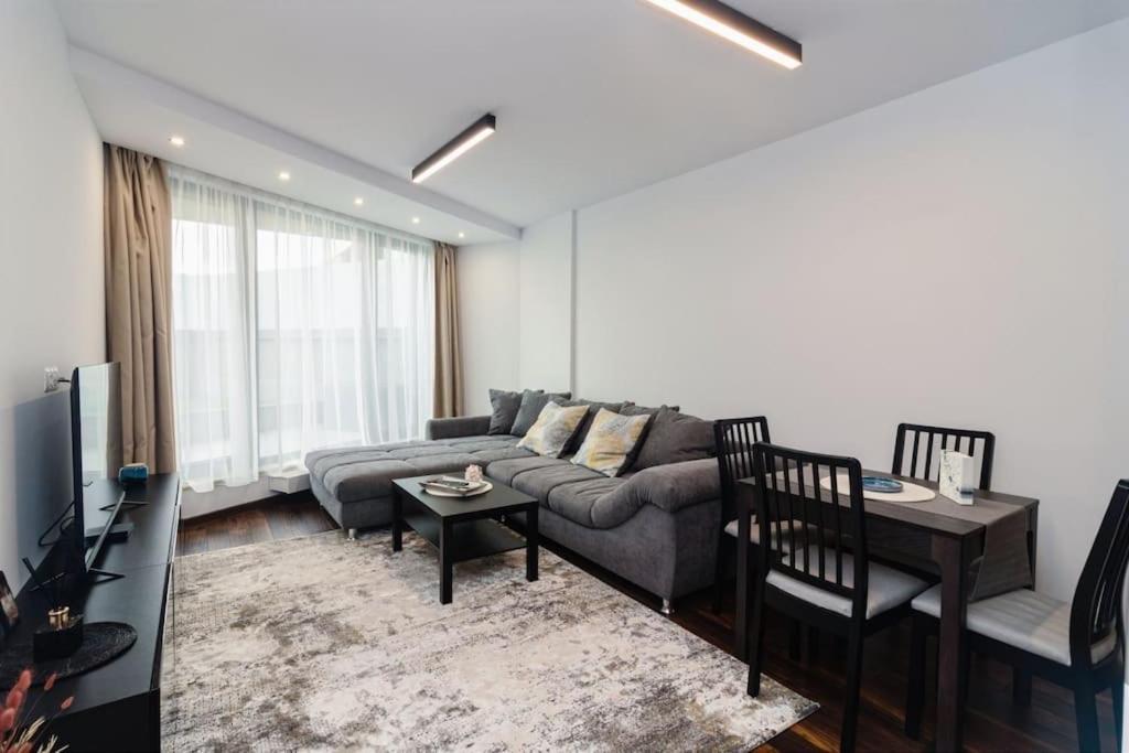 Georgi'S 1 Bedroom Quiet Apartment With Garage 索菲亞 外观 照片