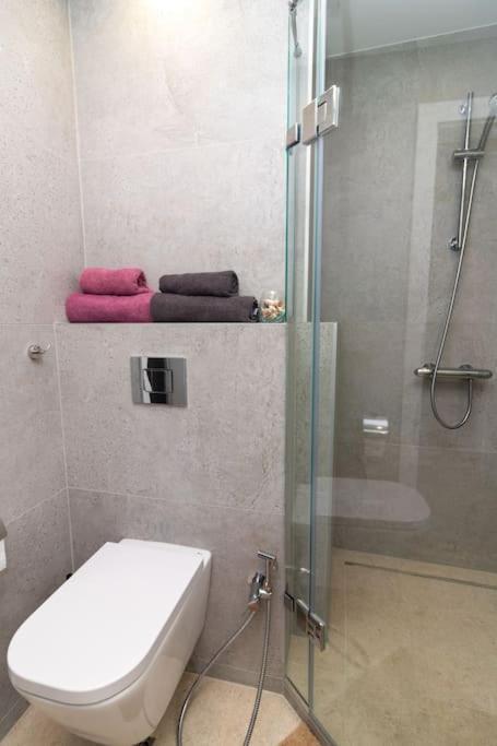 Georgi'S 1 Bedroom Quiet Apartment With Garage 索菲亞 外观 照片