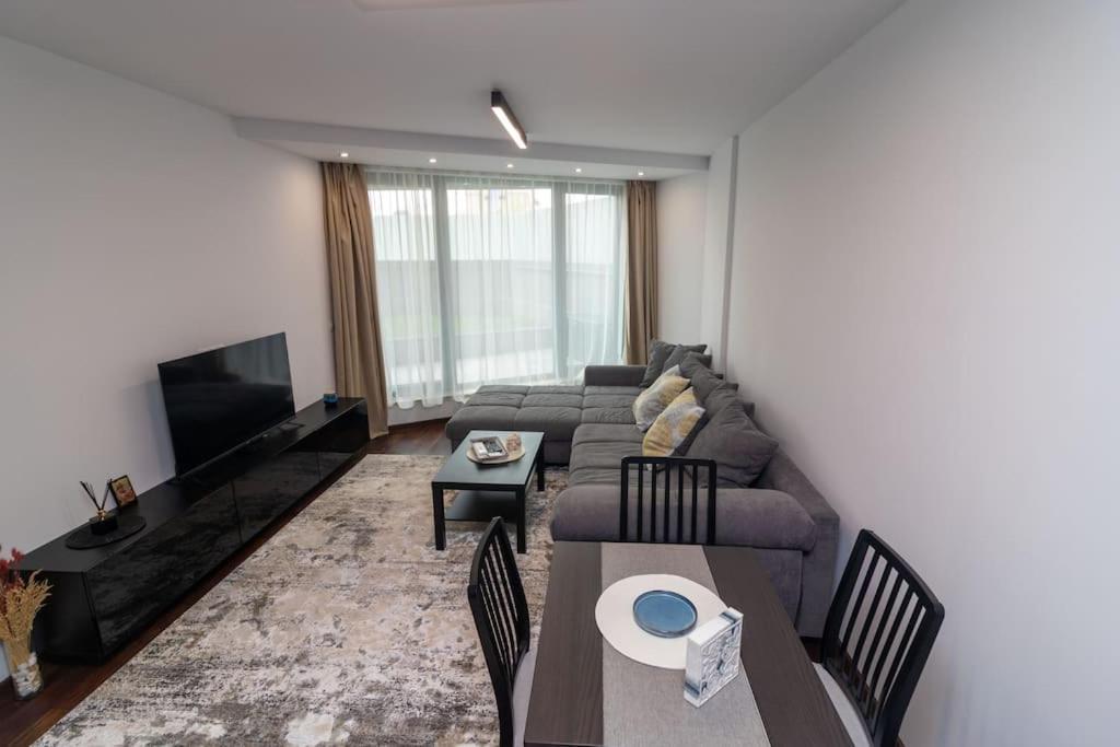 Georgi'S 1 Bedroom Quiet Apartment With Garage 索菲亞 外观 照片